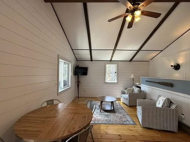 3 bed, 1.5 bath, 1344 sqft, $2,200 — Photo 4