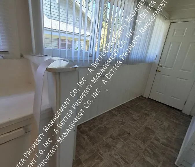 270 Redondo Ave — Photo 12