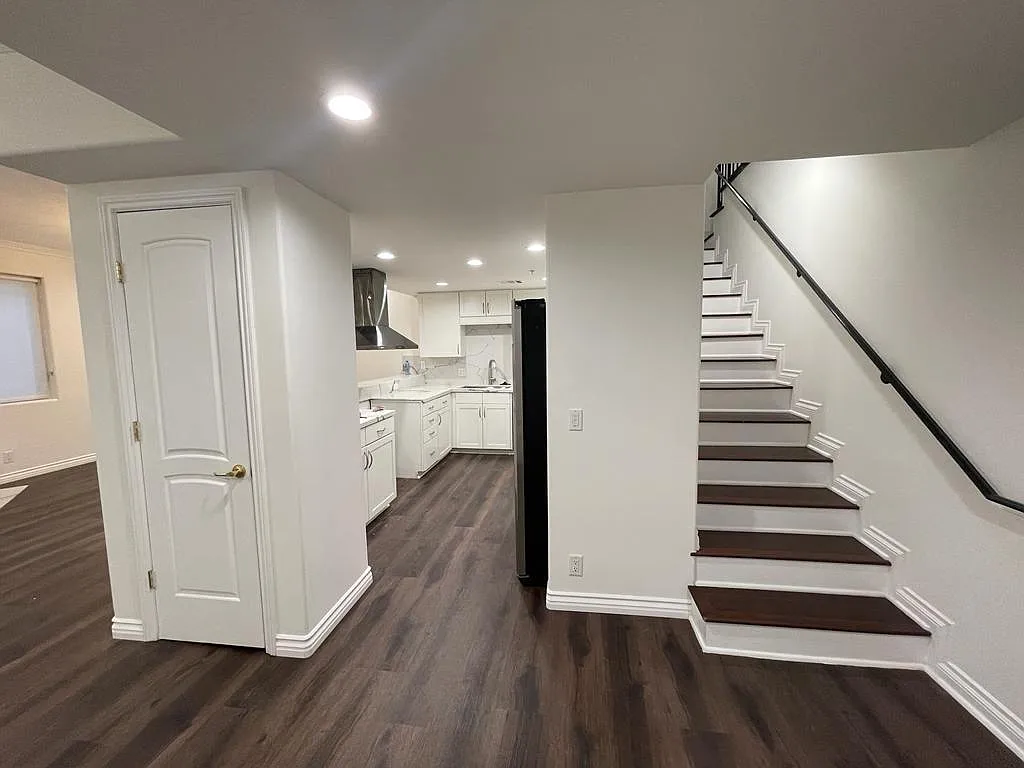 2 bed, 2.5 bath, 1370 sqft, $4,995 — Photo 4
