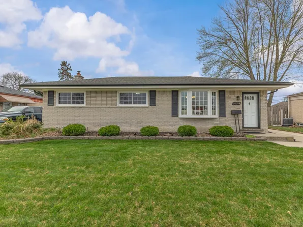 20218 Shores St, Saint Clair Shores, MI 48080
