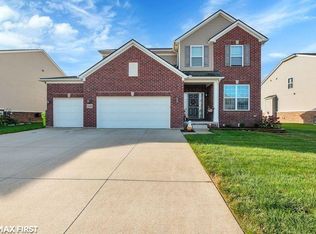 24068 Dartmoor Dr, Macomb, MI