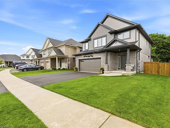 3rd image of 39 Dunning Way