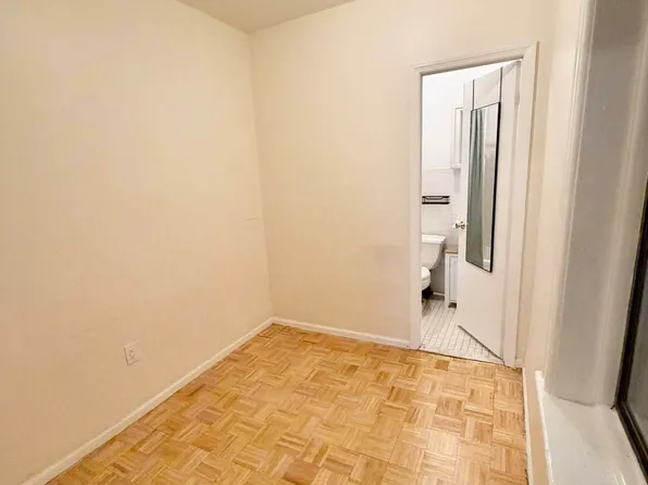 320 East 59th Street image 10 of 13