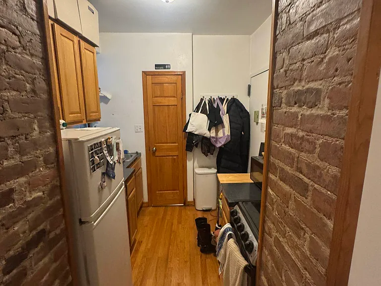 530 E 13th St #3 — Photo 16