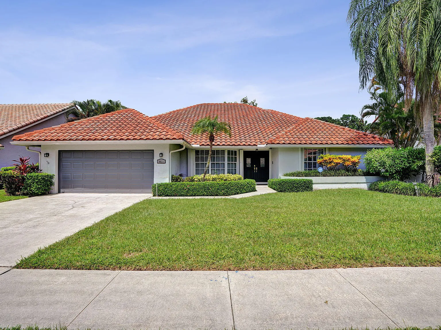 4 bed, 2.5 bath, 2817 sqft, $5,700 — Photo 1