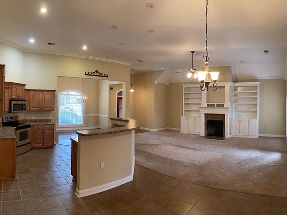 2nd image of 3400 Champion Hills Dr