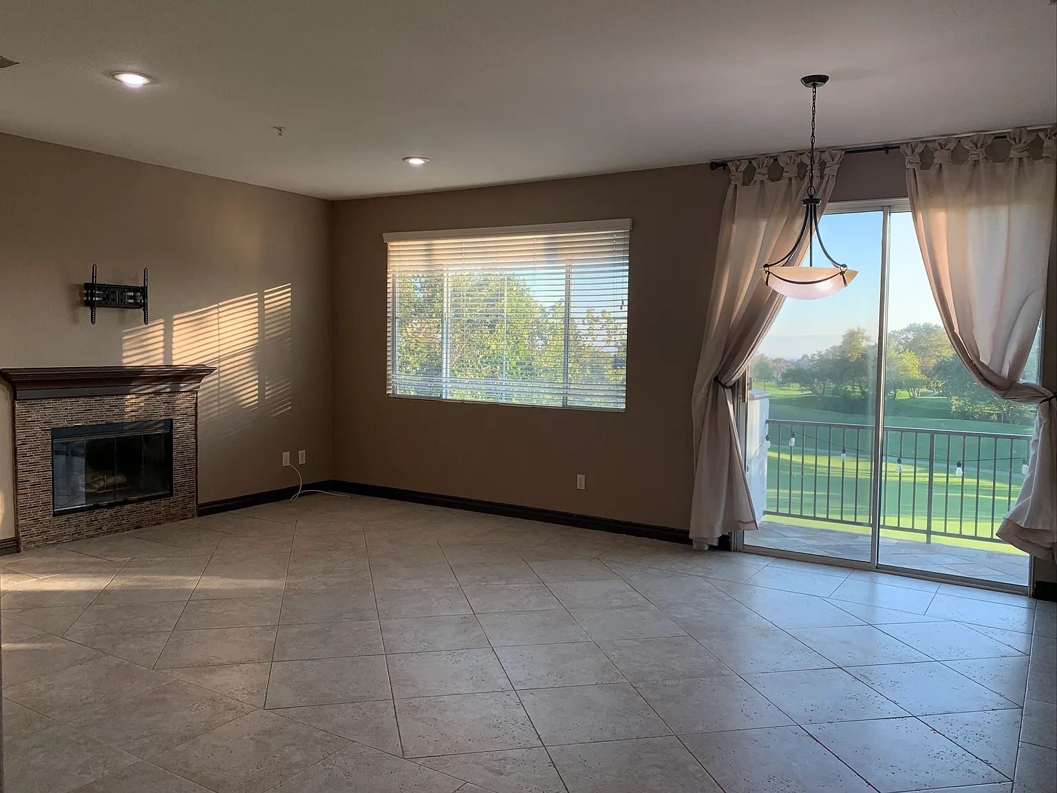 5884 Ventana Dr — Photo 2
