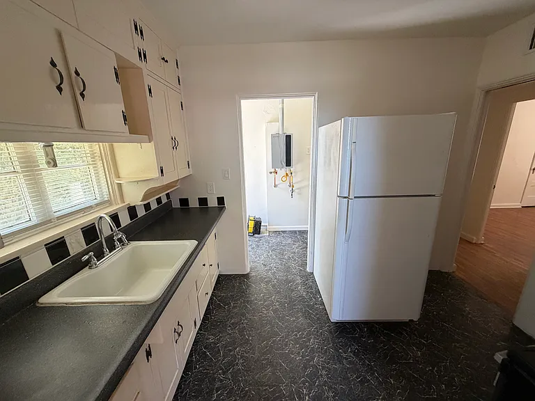 638 W Pinkley Ave — Photo 9