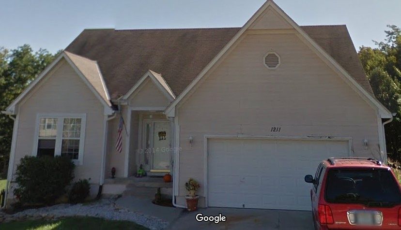 1st image of 1211 SW Graystone Dr