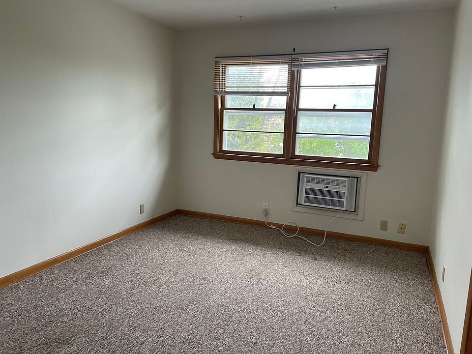 1st image of 2221 Muscatine Ave APT 3