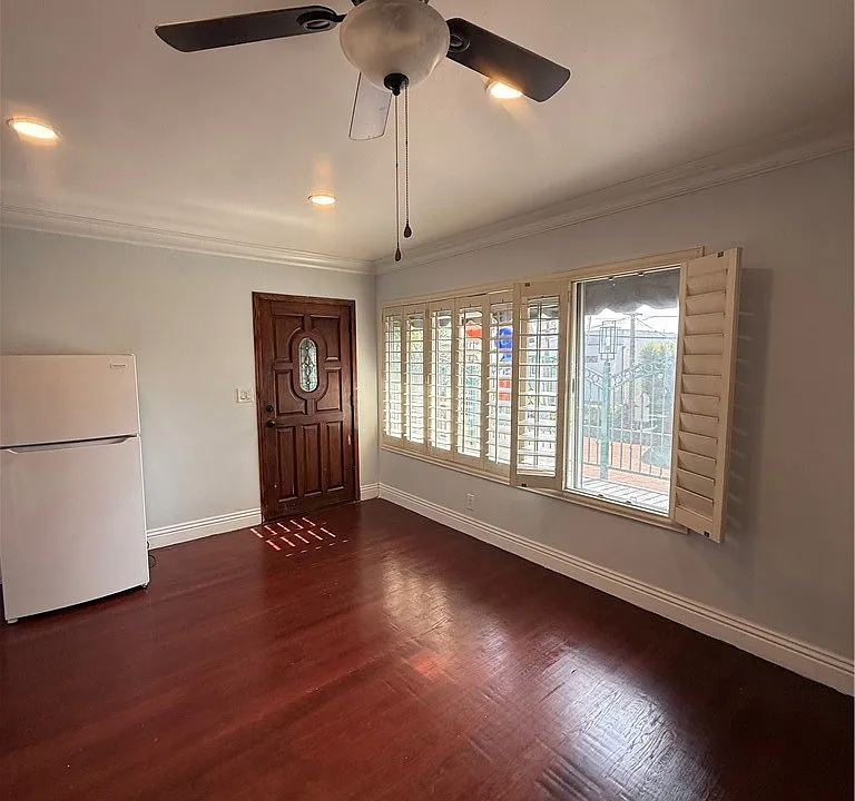 9031 Phyllis Ave #1