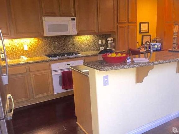 5th image of 300 E Cuyler Harbor Dr