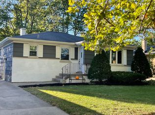 18452 Oakwood Ave, Lansing, IL 60438