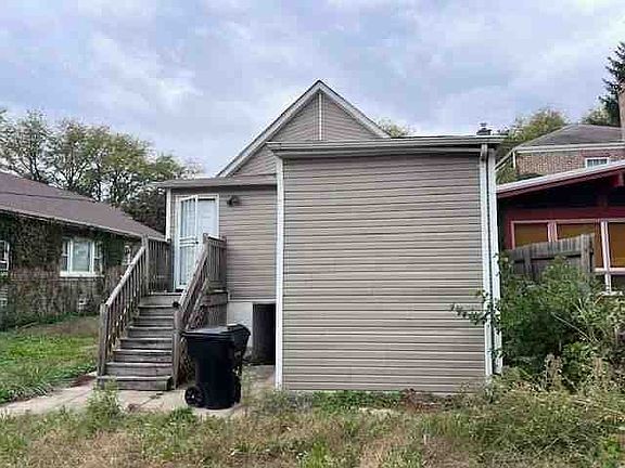 4th image of 7627 S Prairie Ave