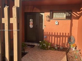 1611 Palmetto Ln, Pembroke Pines, FL 33026