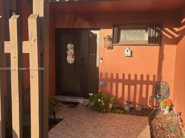 1611 Palmetto Ln, Pembroke Pines, FL 33026