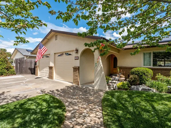 1361 Sirah Court, Ukiah, CA 95482