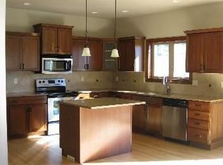 2870 Wildflower Rd, Cedar Rapids, IA 52411