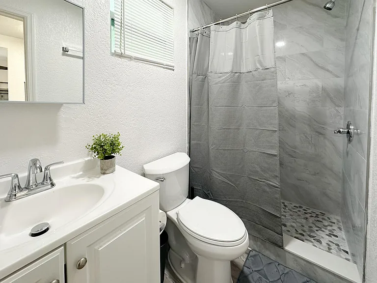 Sugarcreek Dr — Photo 2