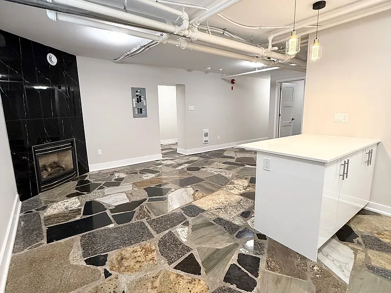 325 Cooper St #15-A — Photo 4