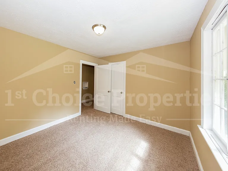 2117 3rd St NE — Photo 12