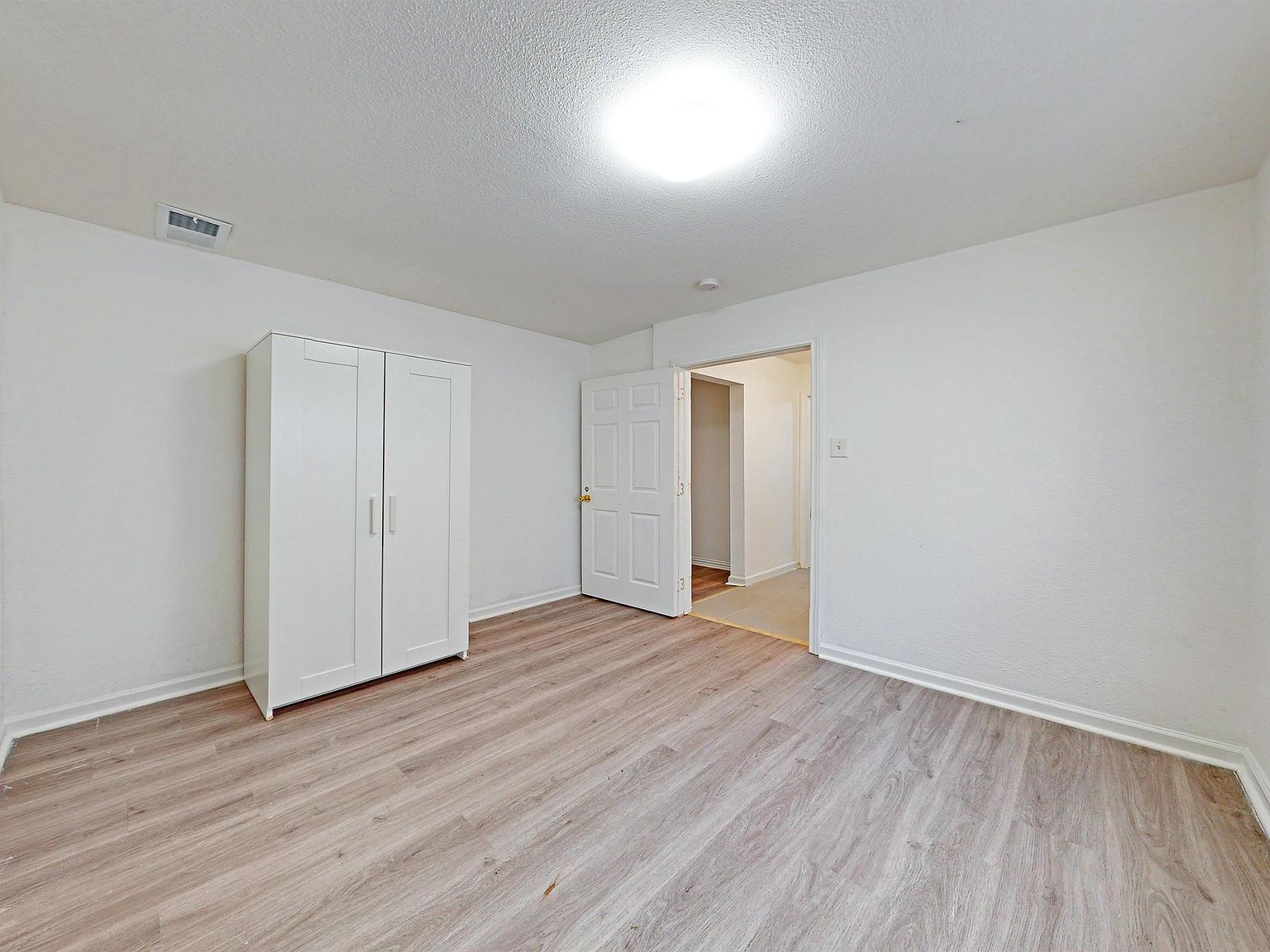 3512 Lampasas Ave 3525 Hacienda Drive BEDROOM 1F, Dallas, TX 75233