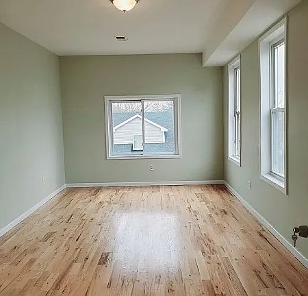4th image of 297 Ellis Ave #6C