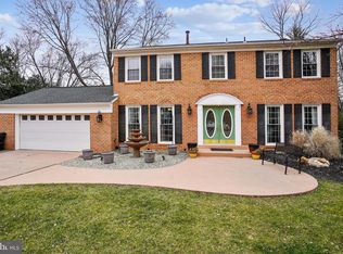 8608 Powder Horn Rd, Springfield, VA 22152
