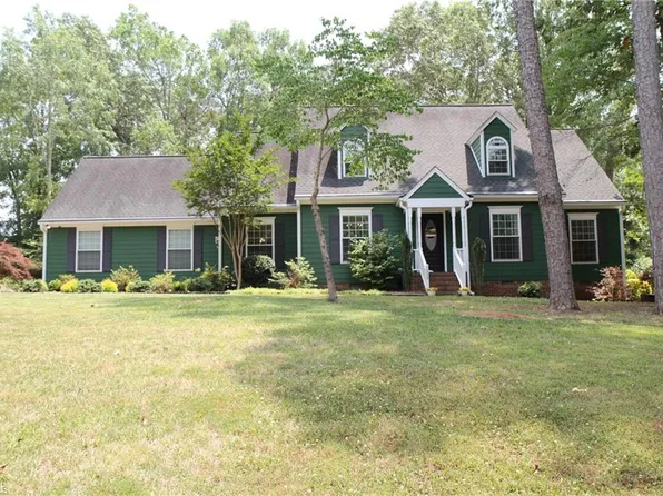 1329 Pebble Dr, Graham, NC 27253