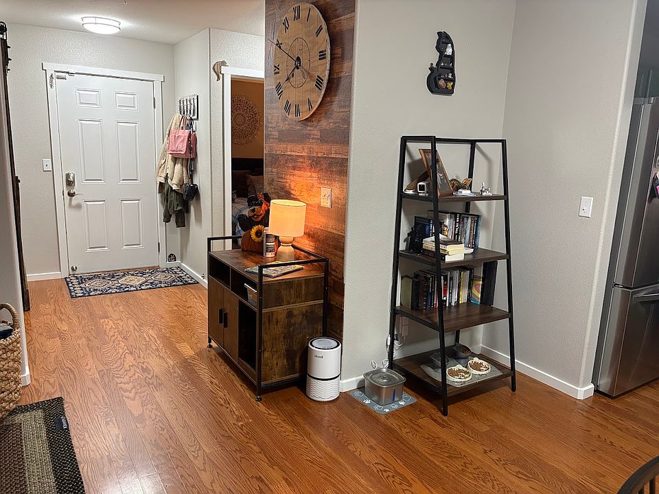 entry way, master bedroom entry
