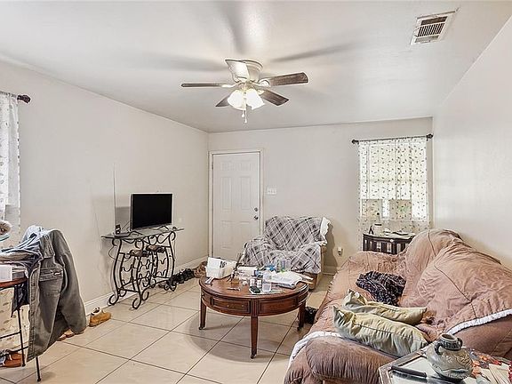 3rd image of 4615-17 Bonita Dr