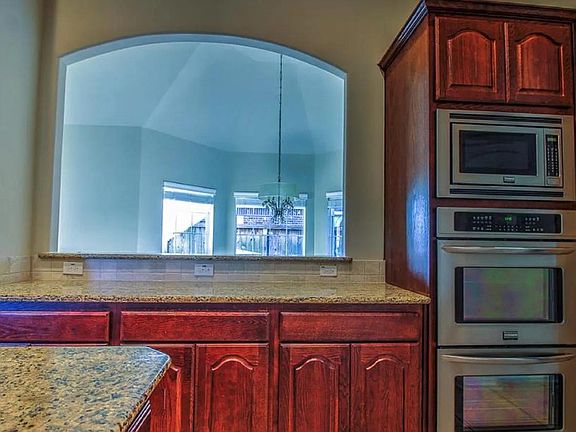 4th image of 1308 Altavilla Ln
