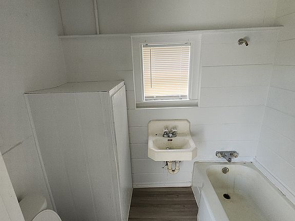 5th image of 1408 W Morton St APT 102