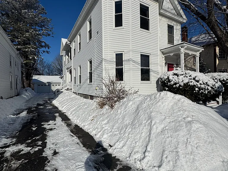 10 Maple St #1 — Photo 2