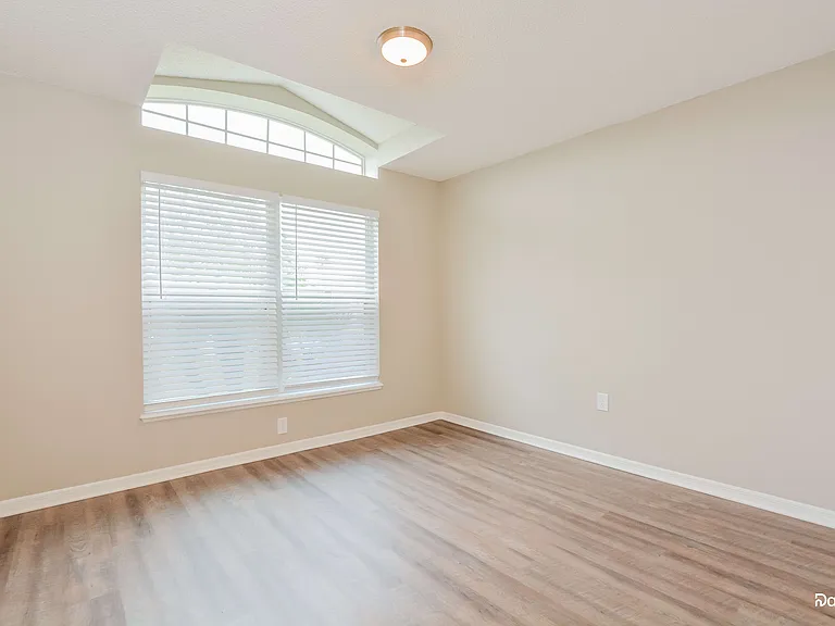 826 Brightview Dr — Photo 9