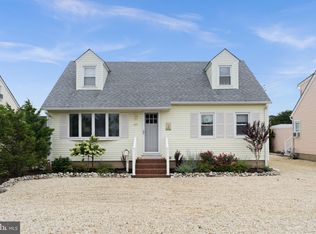 257 13th St, Beach Haven, NJ 08008