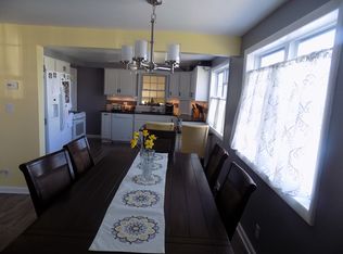 8 Jefferson Dr, Lockport, NY 14094