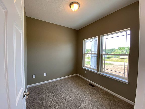5th image of 11290 Sand Hill Dr