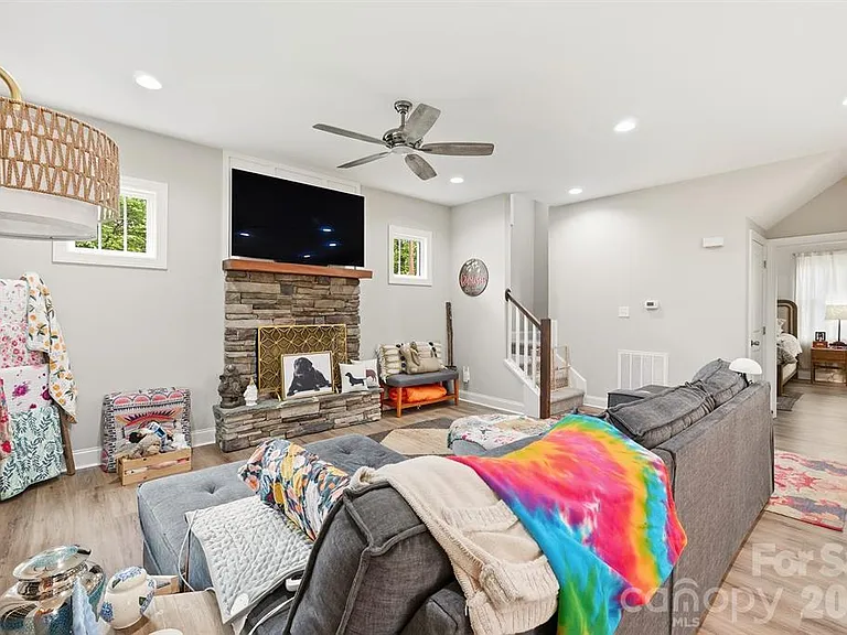 2029 Bost St — Photo 16
