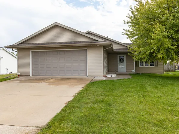 873 McKinley Ave, Omro, WI 54963