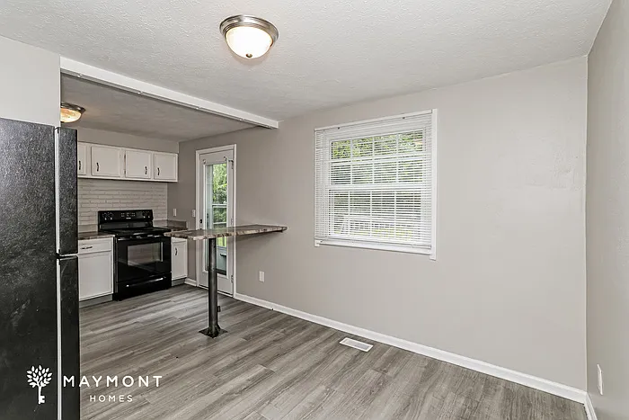 608 Jeffery Ct — Photo 9