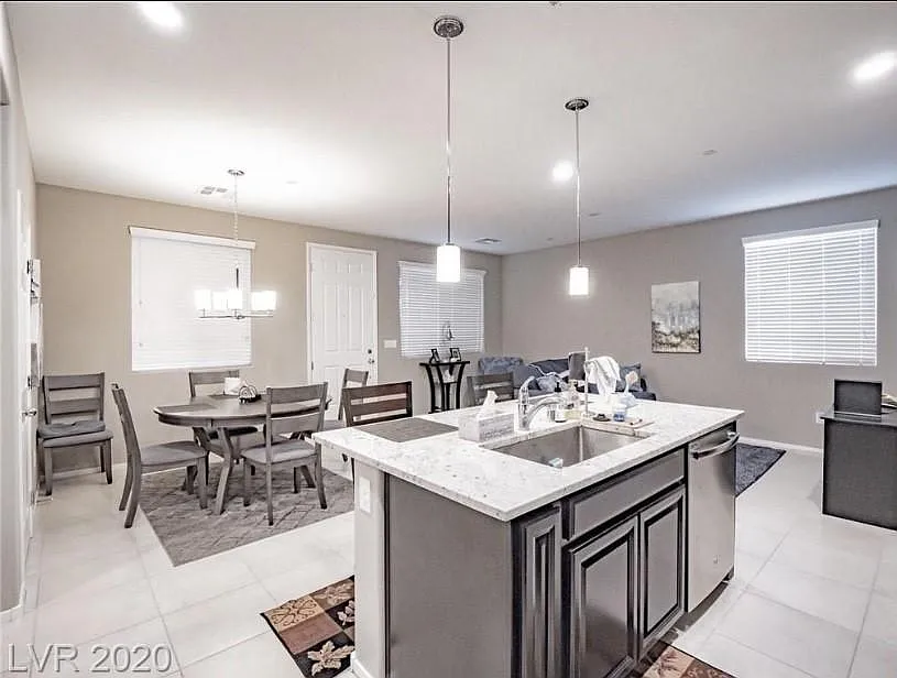 8418 Classique Ave — Photo 2