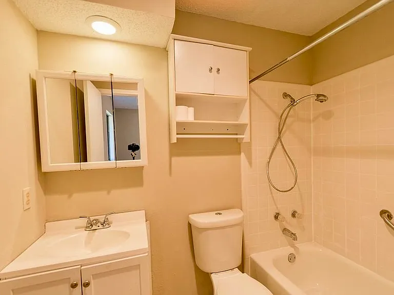 3502 Wentworth Dr — Photo 7