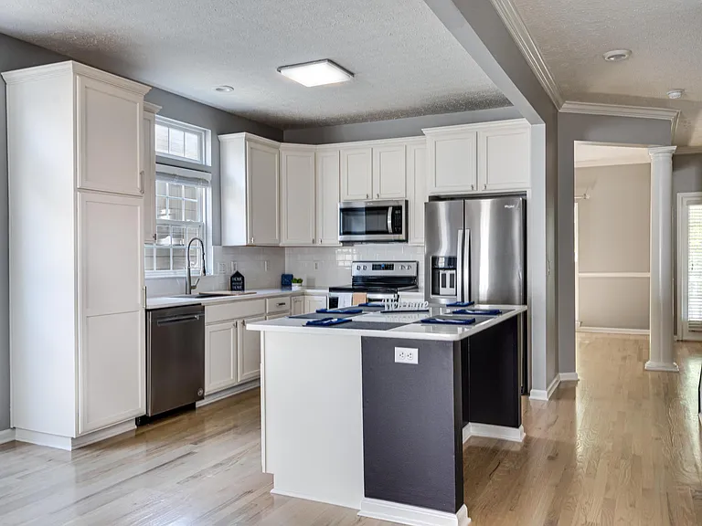 Gourmet kitchen