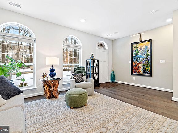 3rd image of 4386 Fair Lakes Ct