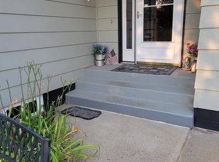 571 4th Ave SW, Dickinson, ND 58601