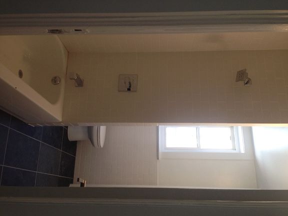 4th image of 2122 Beekman Pl APT 2R