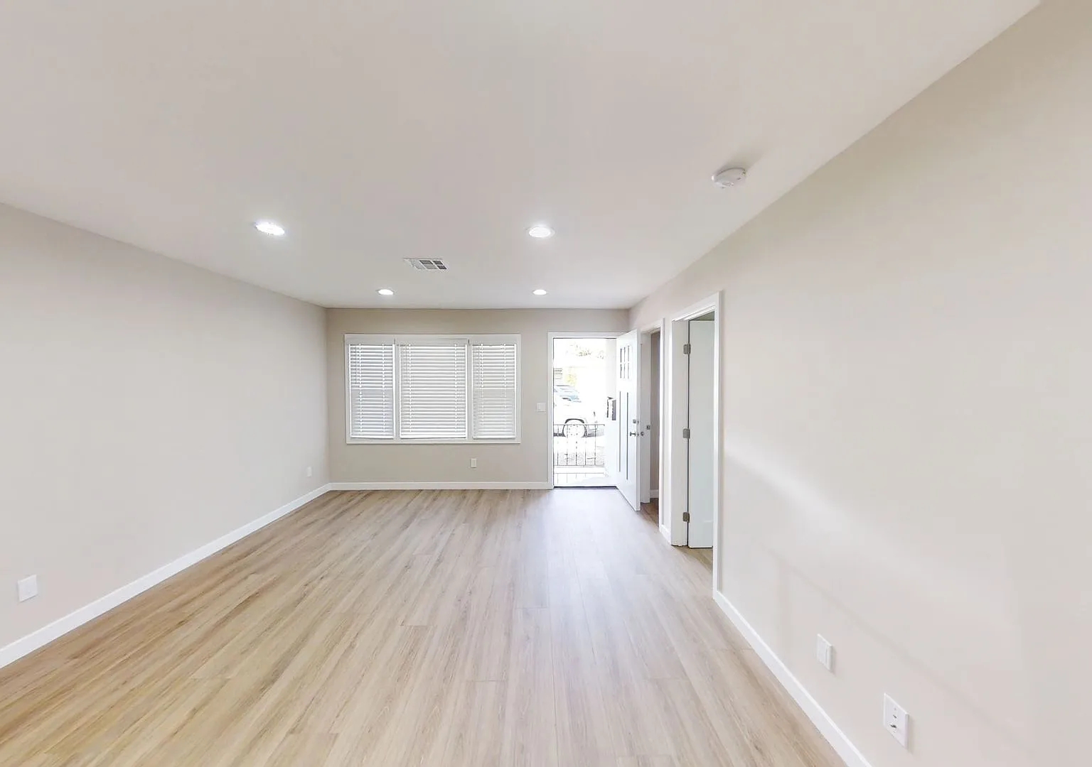 4BD/2BA, Newly Renovated! — Photo 4