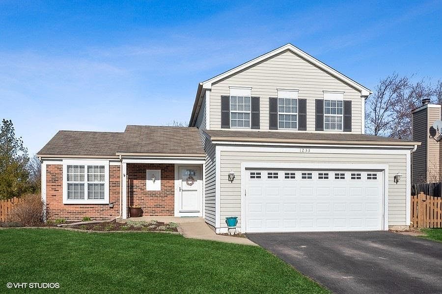 1st image of 1233 Regent Dr