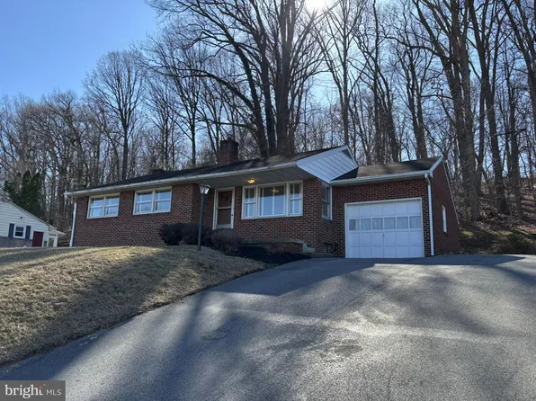 832 W Penn Grant Rd, Willow Street, PA 17584